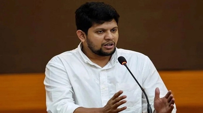 ষড়যন্ত্রের ইঙ্গিত দিলেন তথ্য ও সম্প্রচার উপদেষ্টা মাহফুজ আলম